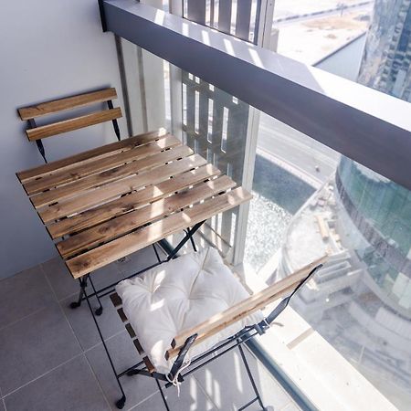Nasma Luxury Stays - Cayan Tower Dubái Exterior foto