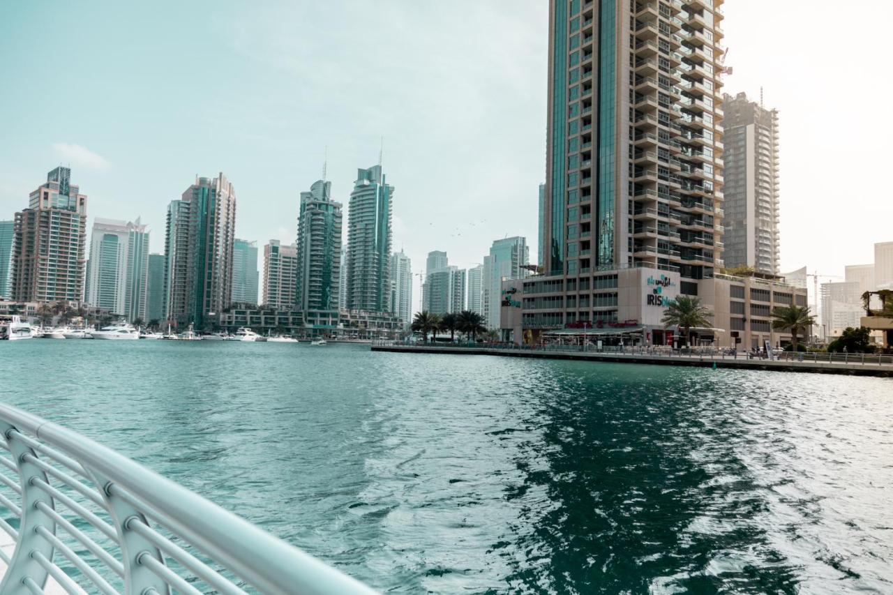 Nasma Luxury Stays - Cayan Tower Dubái Exterior foto